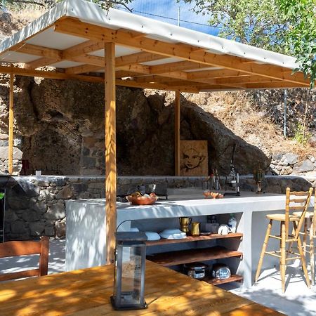 My Old Stone House In A 2 000 Sqm Private Garden With Fab Glamping Tent Mandraki  Екстер'єр фото