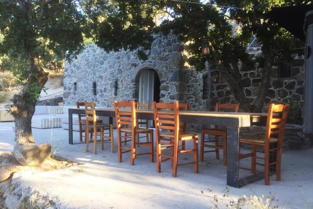My Old Stone House In A 2 000 Sqm Private Garden With Fab Glamping Tent Mandraki  Екстер'єр фото