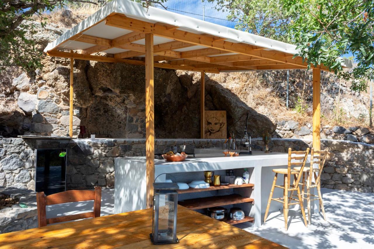 My Old Stone House In A 2 000 Sqm Private Garden With Fab Glamping Tent Mandraki  Екстер'єр фото