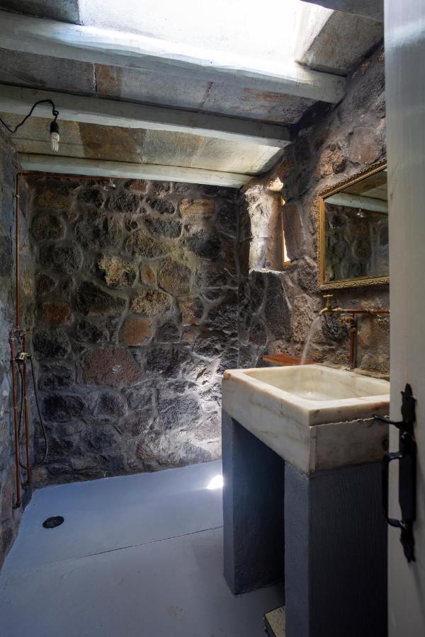 My Old Stone House In A 2 000 Sqm Private Garden With Fab Glamping Tent Mandraki  Екстер'єр фото