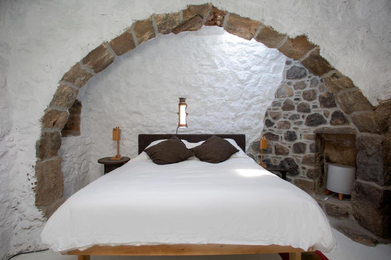 My Old Stone House In A 2 000 Sqm Private Garden With Fab Glamping Tent Mandraki  Екстер'єр фото