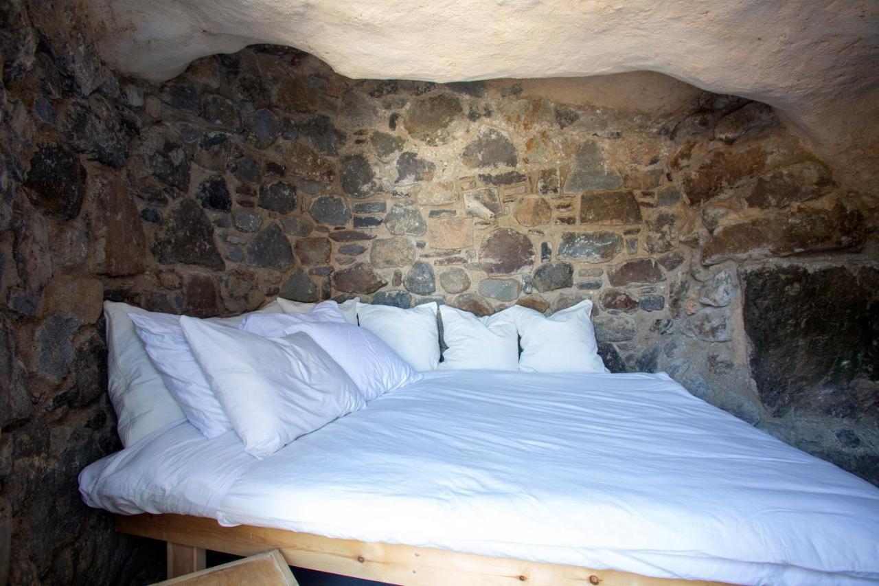 My Old Stone House In A 2 000 Sqm Private Garden With Fab Glamping Tent Mandraki  Екстер'єр фото